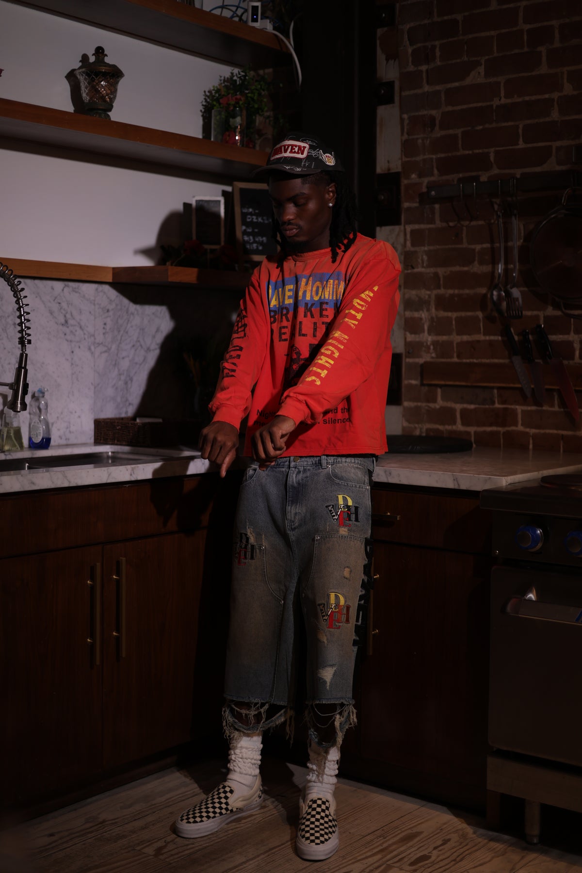 BROKEN REALITY RED LONGSLEEVE