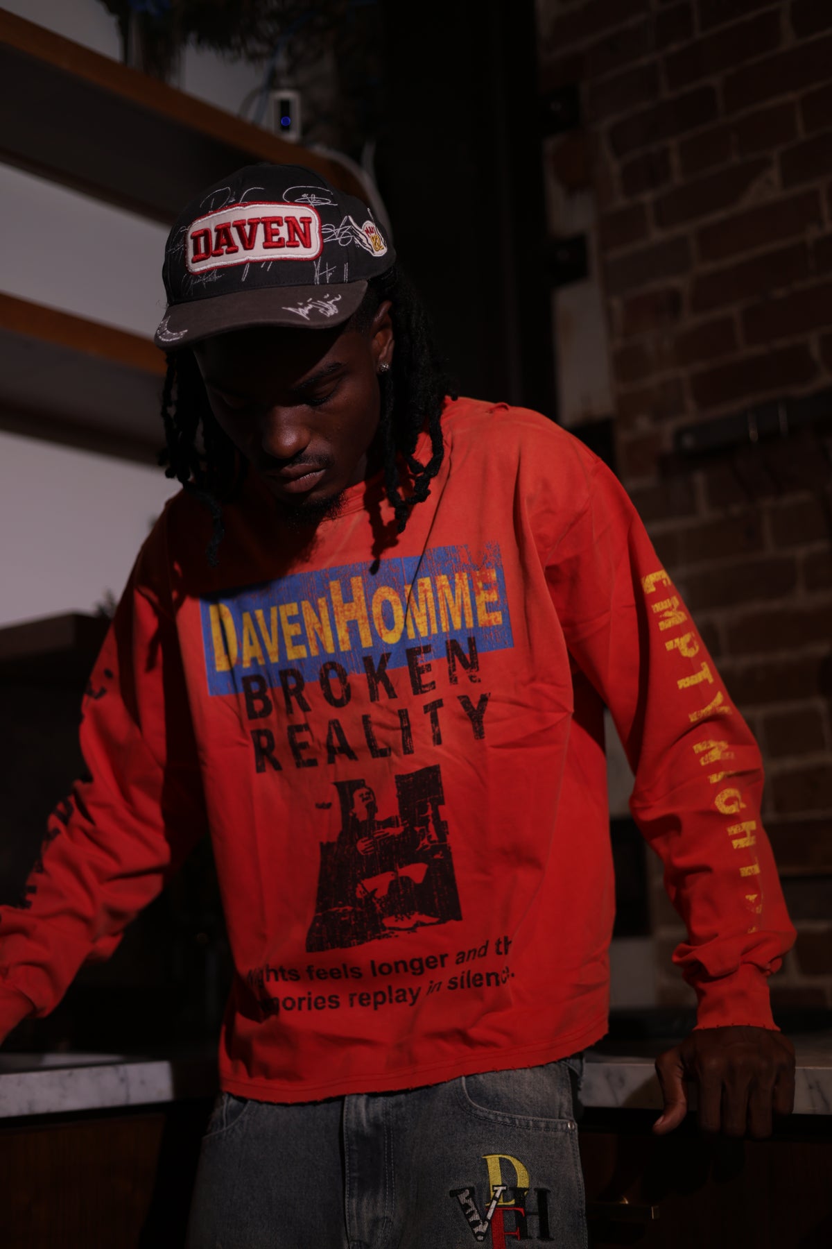 BROKEN REALITY RED LONGSLEEVE