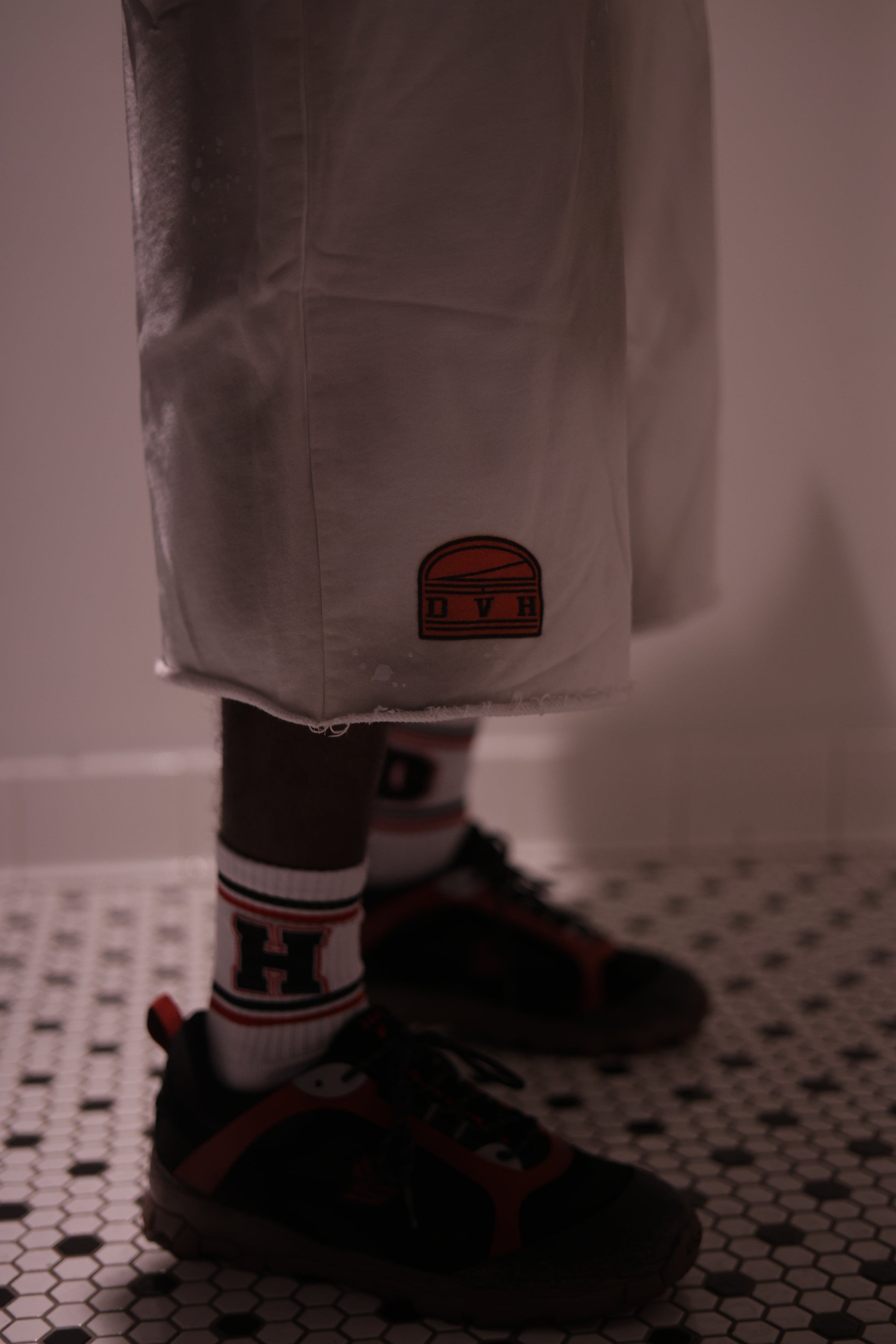 DH WHITE BUGGER 3/4 SWEAT SHORTS
