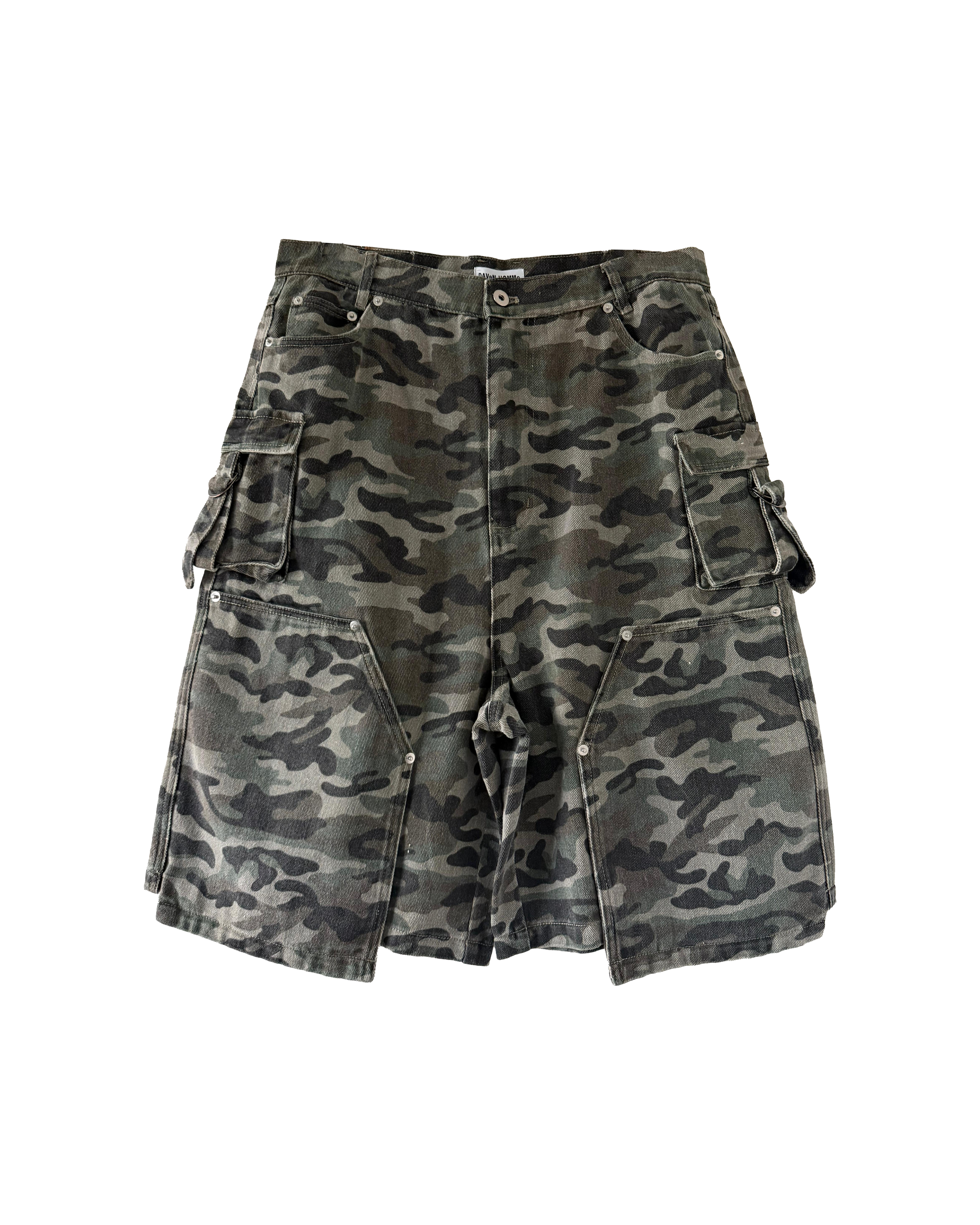 DOUBLE KNEEL HELLEN DENIM CAMO SHORTS