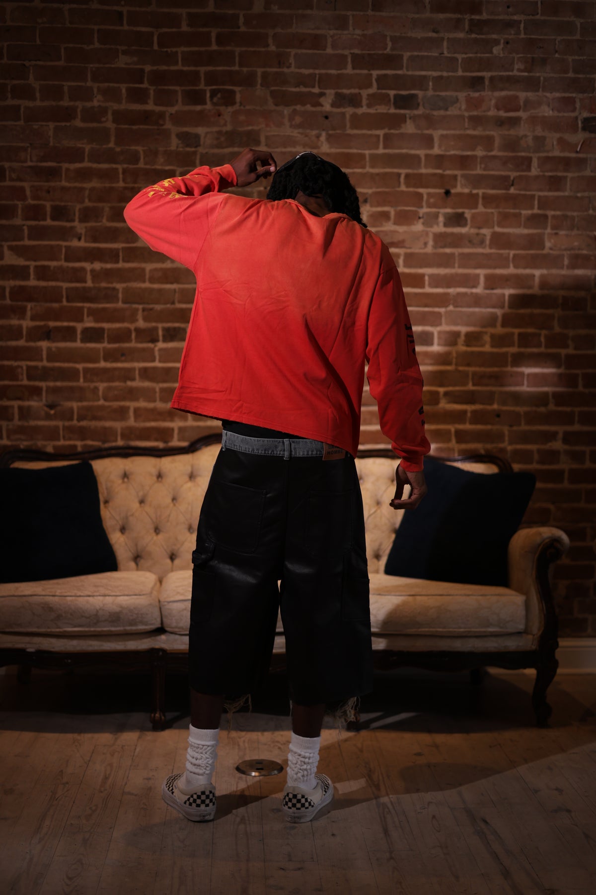 BROKEN REALITY RED LONGSLEEVE