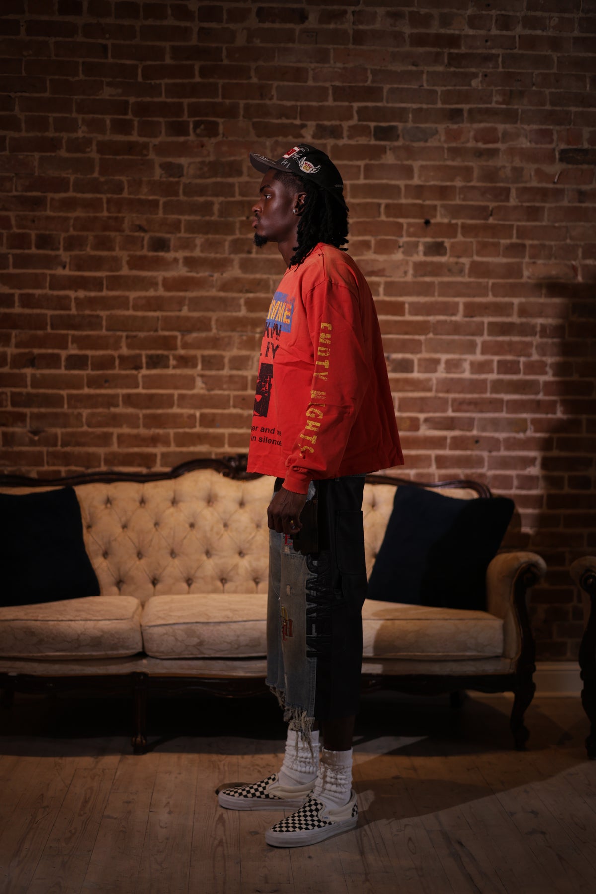 BROKEN REALITY RED LONGSLEEVE