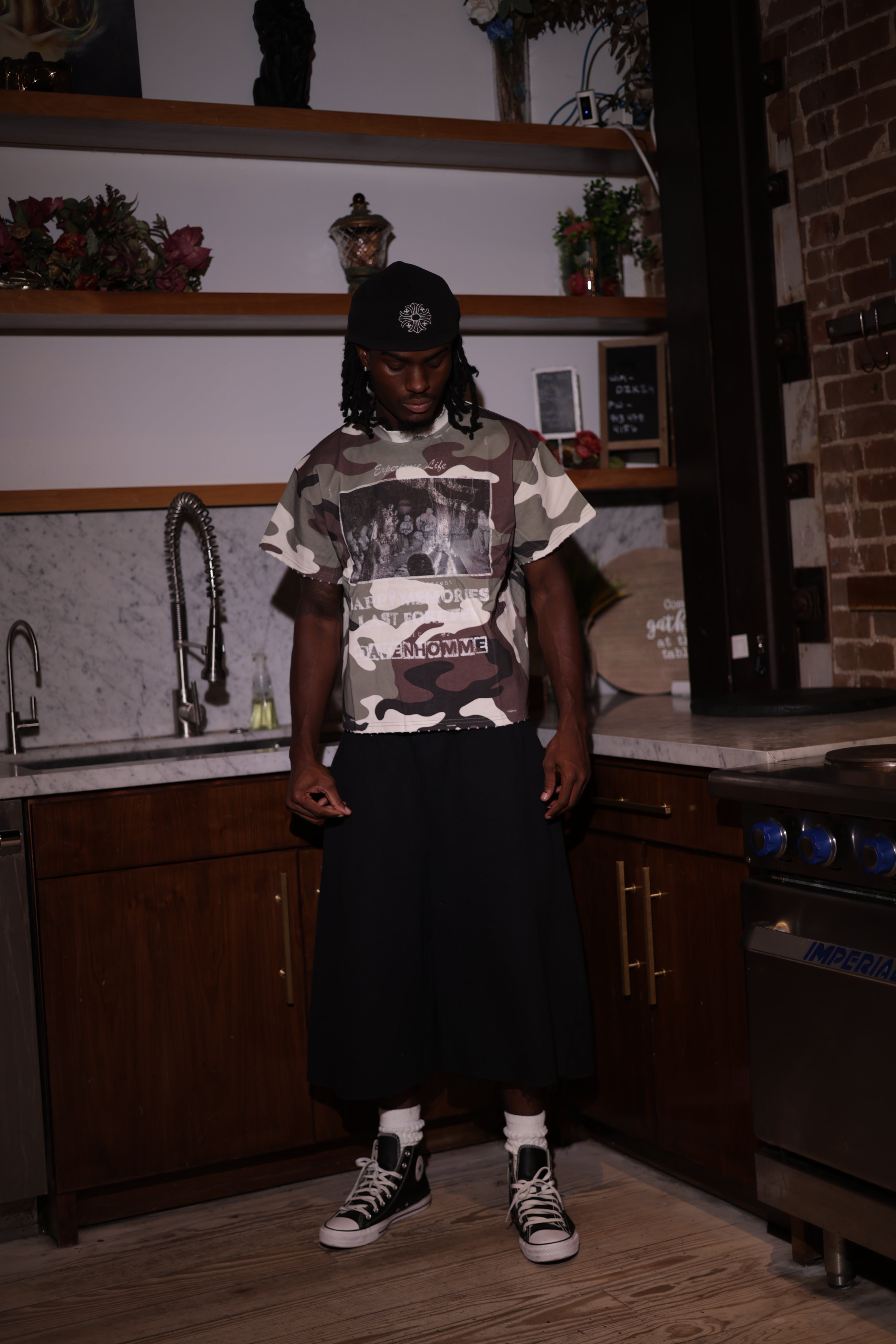 HAPPY MEMORIES CAMO TEE