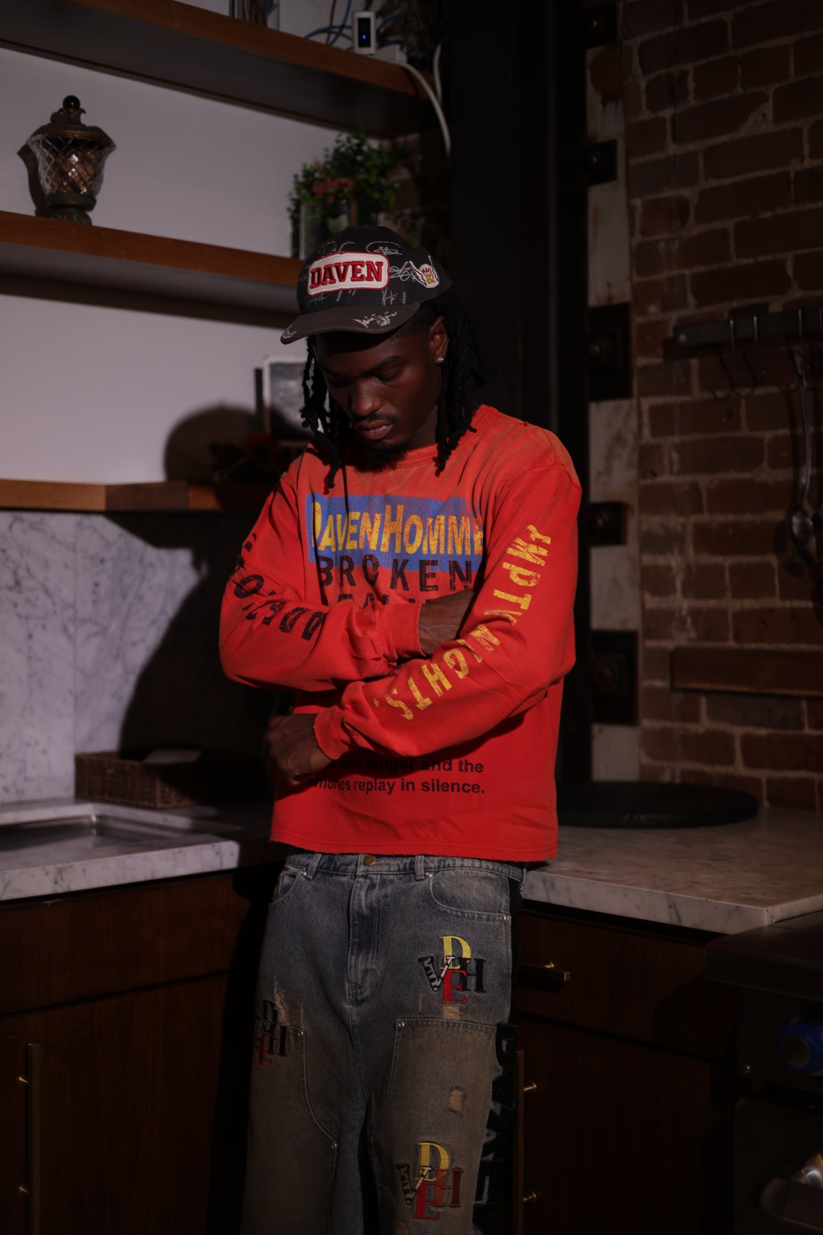 BROKEN REALITY RED LONGSLEEVE