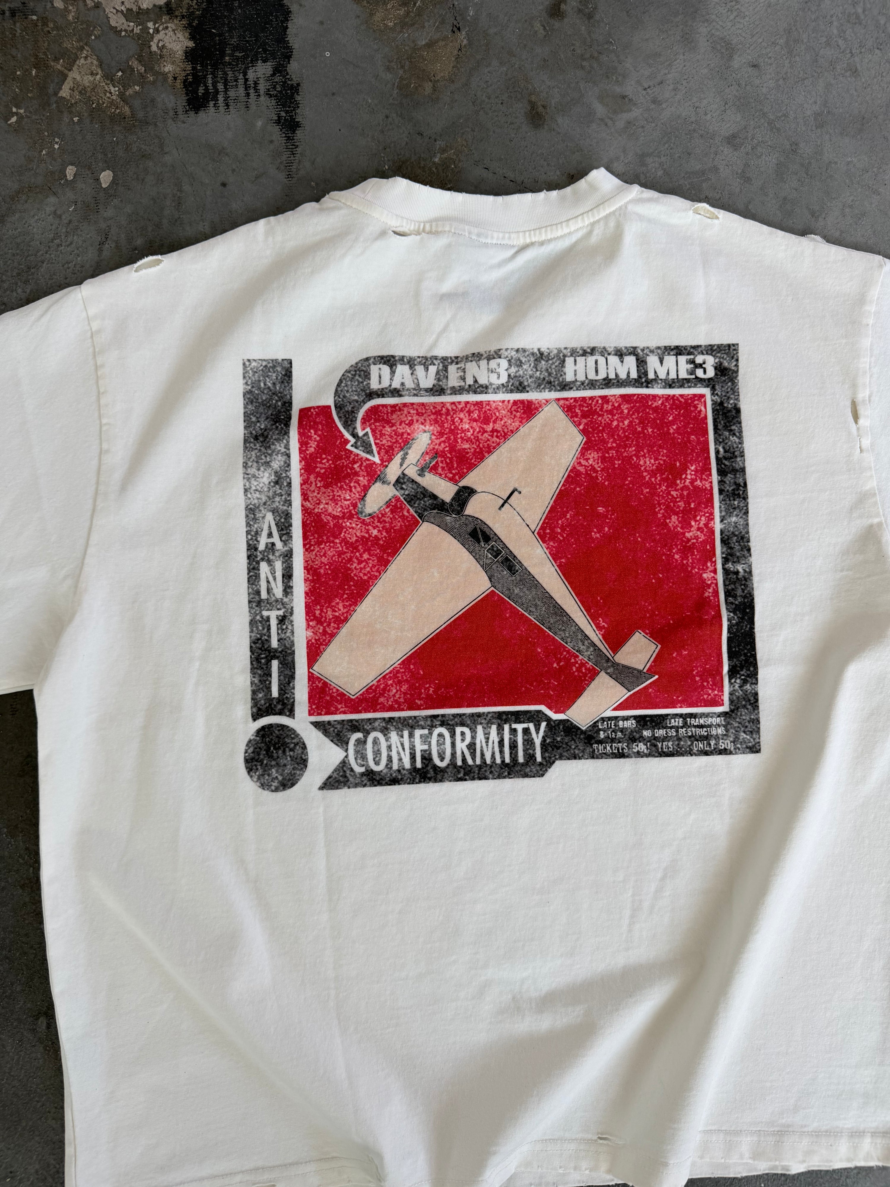 ANTI CONFORMITY TEE