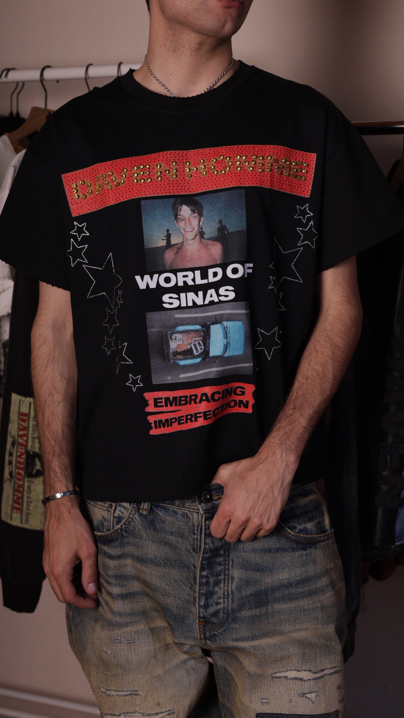 WORLD OF SINAS TEE