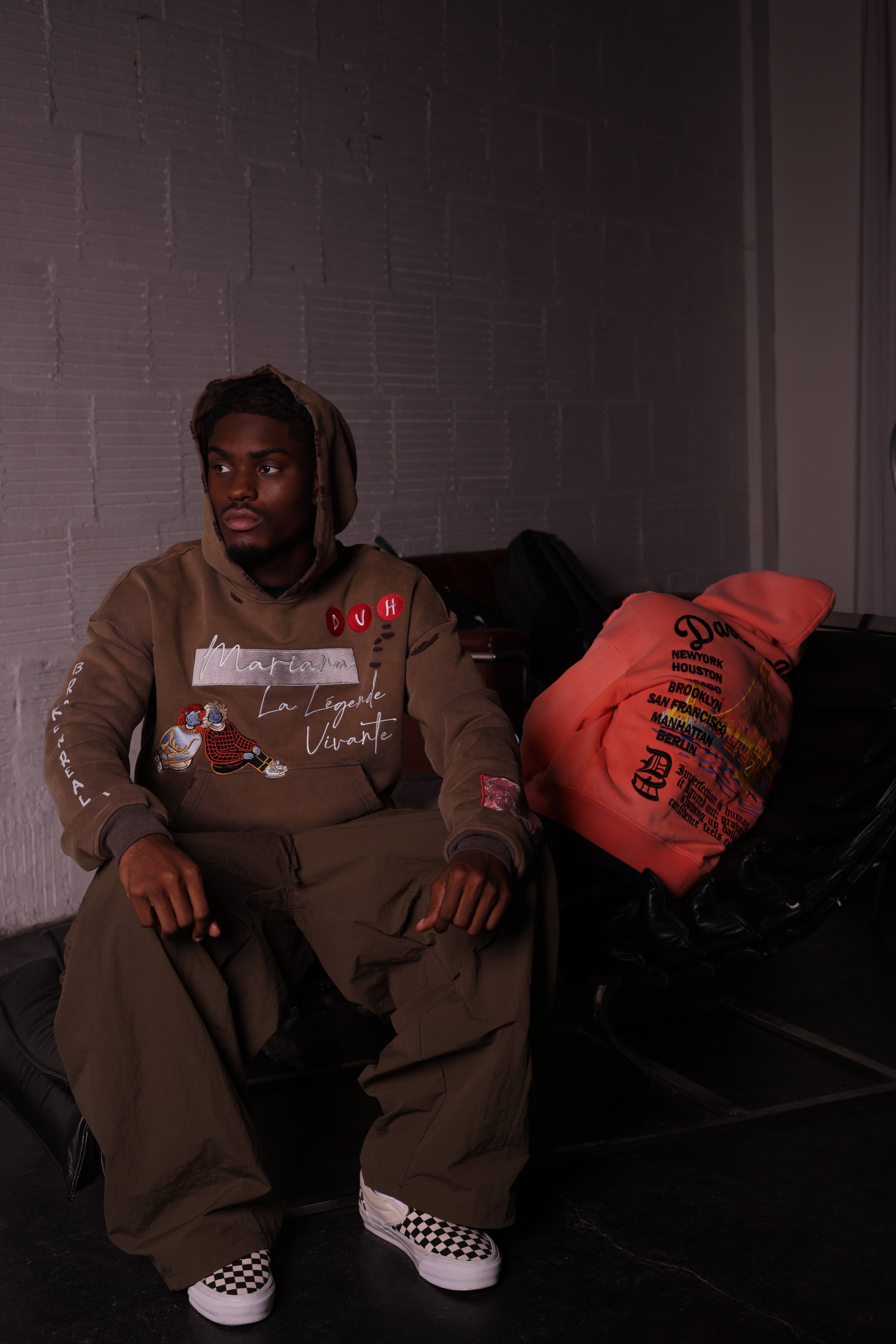 BROKEN REALITY HOODIE