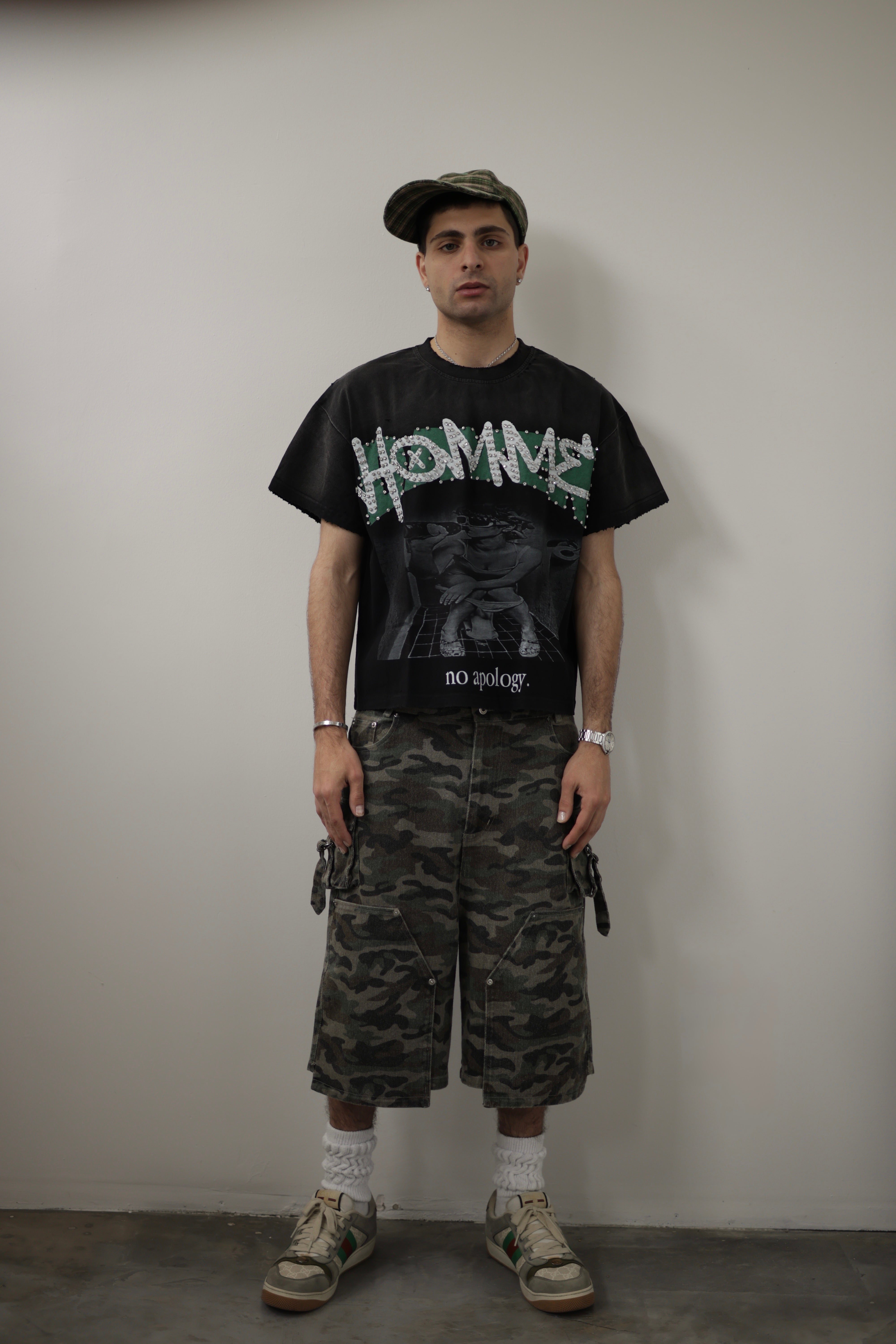 NO APOLOGY TEE