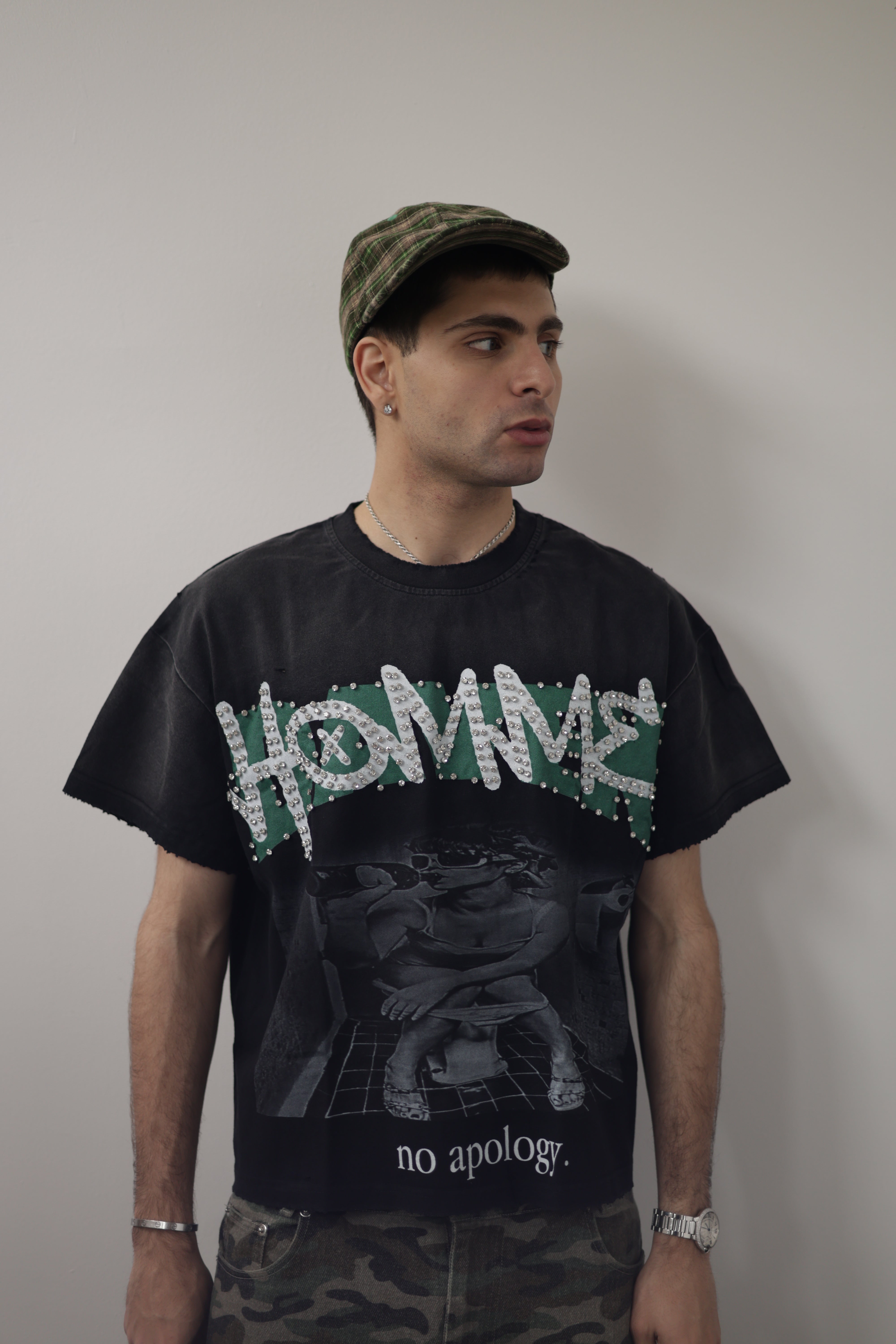 NO APOLOGY TEE